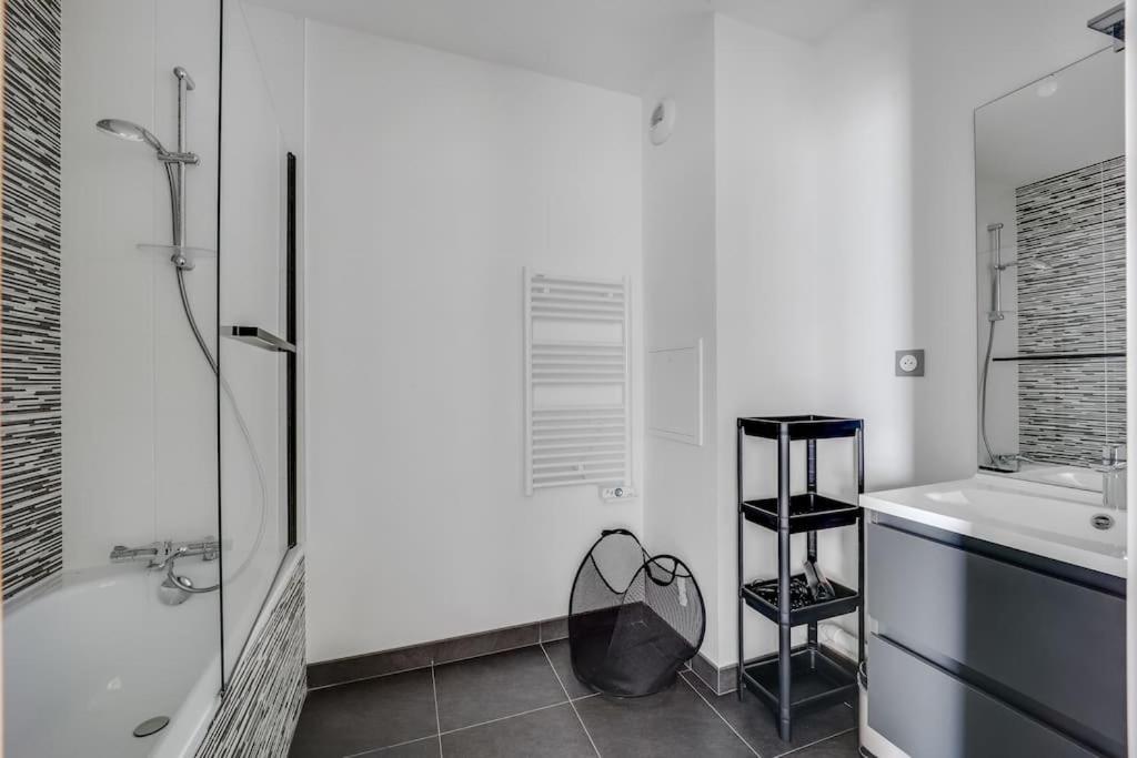 Апартаменти Elegance En Banlieue Parisienne Нуазі-ле-Сек Екстер'єр фото